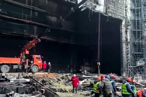 Hiện trường vụ tấn công tại nhà hát Crocus City Hall ở ngoại ô Moskva, Nga, ngày 26/3/2024. (Ảnh: AFP/TTXVN)