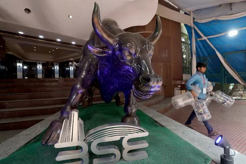 Bên trong khuôn viên Sở giao dịch chứng khoán Bombay (BSE) ở Mumbai, Ấn Độ. (Nguồn: Reuters)