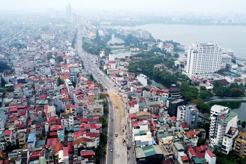 Dự án mở rộng đường Âu Cơ-Nghi Tàm (quận Tây Hồ) đoạn từ nút giao khách sạn Thắng Lợi đến nút giao cầu Nhật Tân dài 3,7km. (Ảnh: Tuấn Anh/TTXVN)