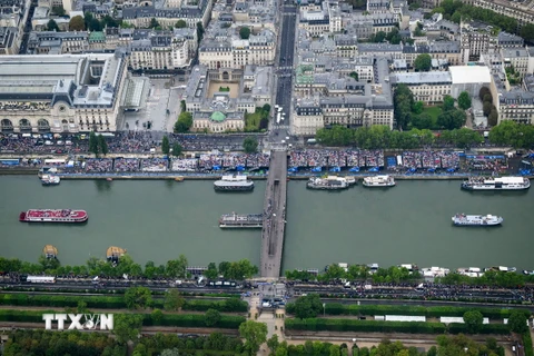 Sông Seine tại thủ đô Paris, Pháp, ngày 26/7/2024. (Ảnh: THX/TTXVN)