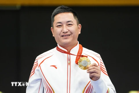 VĐV Yang Chao của Trung Quốc giành huy chương Vàng nội dung P3 - 25m súng ngắn hỗn hợp SH1 tại Paralympic 2024 ở Paris, Pháp ngày 2/9/2024. (Ảnh: THX/TTXVN)