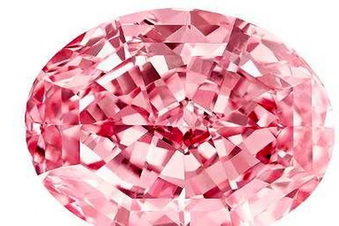 Viên kim cương "Ngôi sao hồng" lập kỷ lục đấu giá mới 