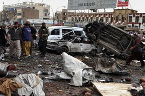 Bạo lực gần thủ đô Pakistan, 90 người thương vong