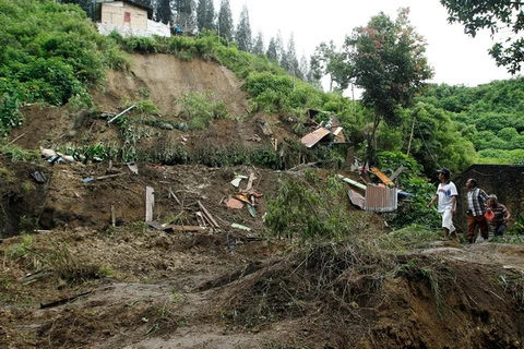 Hàng nghìn người dân Indonesia phải di dời vì lũ lụt