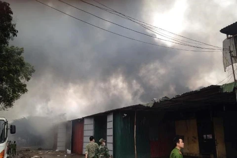 Đã dập tắt đám cháy tại Khu công nghiệp Vĩnh Tuy