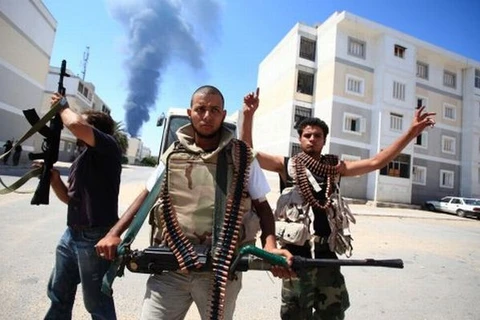 Các tay súng đột kích nhà Quốc hội, nghị sỹ Libya tháo chạy