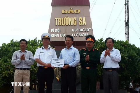 Khánh thành mô hình cột mốc chủ quyền đảo Trường Sa