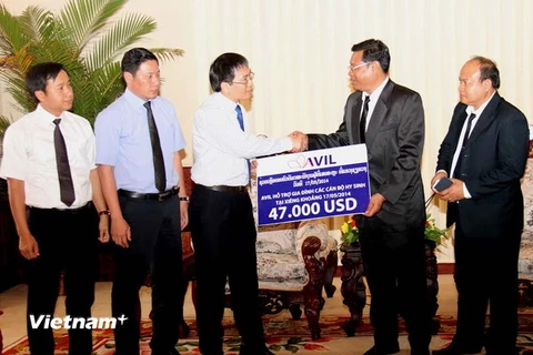 AVIL hỗ trợ các gia đình nạn nhân vụ tai nạn máy bay ở Lào