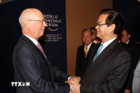 Thủ tướng gặp gỡ Chủ tịch Diễn đàn Kinh tế Thế giới