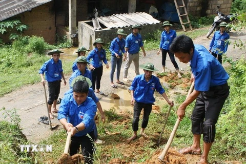 Thanh niên hai tỉnh Đắk Nông-Mondulkiri tăng tình đoàn kết 