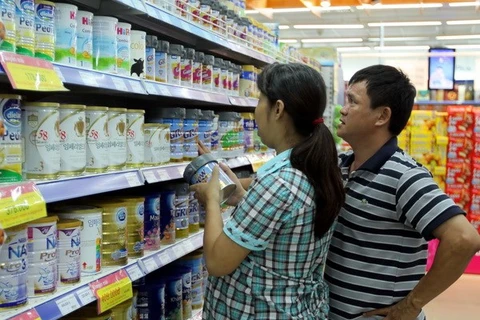Hà Nội và TP.HCM tăng cường quản lý giá sữa trẻ em 