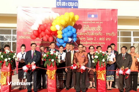 Bàn giao Học viện kinh tế tài chính Đôngkhămxạng cho Lào 