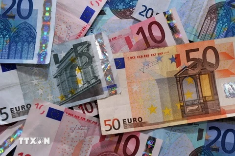 Tỷ giá euro/USD chạm mức thấp nhất trong 8 tháng qua