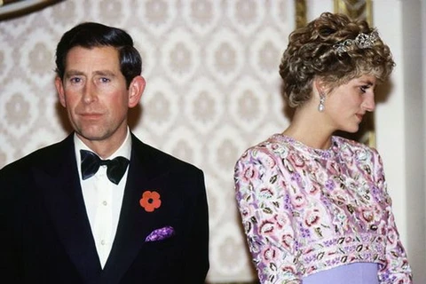 Thái tử Charles tức giận vì cựu trợ lý tiết lộ bí mật về Diana