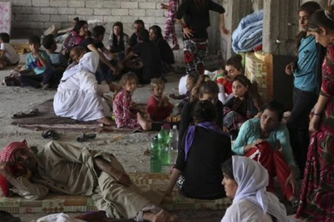 Australia thả đợt hàng cứu trợ đầu tiên cho người dân Iraq