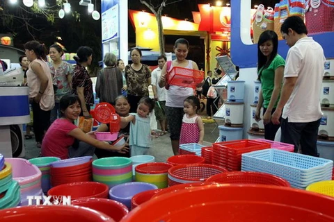 220 gian hàng tham gia Hội chợ hàng Việt Nam năm 2014