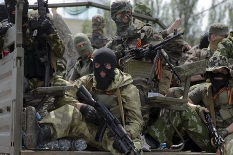 Lực lượng ly khai ở miền Đông Ukraine bắt tù binh diễu hành