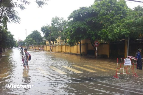 Vĩnh Phúc: Nhiều tuyến đường chìm trong nước do mưa lớn