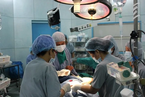 Bệnh viện Việt Đức chuyển giao kỹ thuật cho bệnh viện vệ tinh