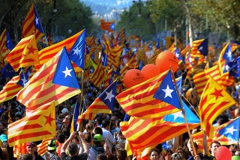 Tòa án Tây Ban Nha đình chỉ trưng cầu ý dân về độc lập ở Catalonia