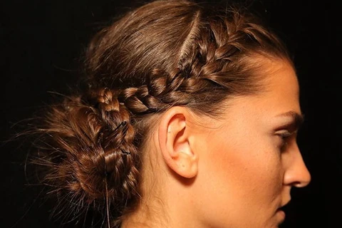 Tóc tết và tóc búi chiếm lĩnh sàn diễn thời trang Thu Đông 2014
