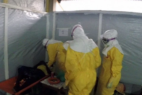  Australia trang bị hệ thống máy soi phát hiện người nhiễm Ebola