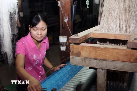 Sản phẩm làng nghề truyền thống Hà Nội lao đao tìm chỗ đứng 