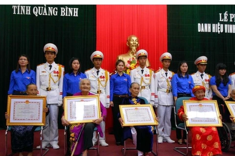 Phú Yên trao tặng, truy tặng danh hiệu Bà mẹ Việt Nam anh hùng
