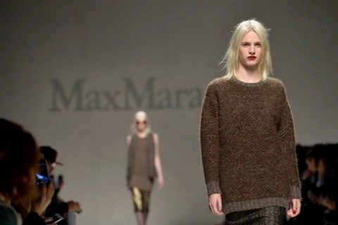 Max Mara ra mắt loạt sản phẩm dùng sợi vải từ chất dẻo tái chế