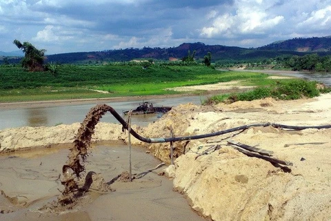 Khởi tố 6 bị can trong vụ khai thác cát ở huyện Phúc Thọ