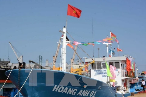 Quảng Ngãi: Ký hợp đồng đầu tiên về đóng tàu hậu cần nghề cá