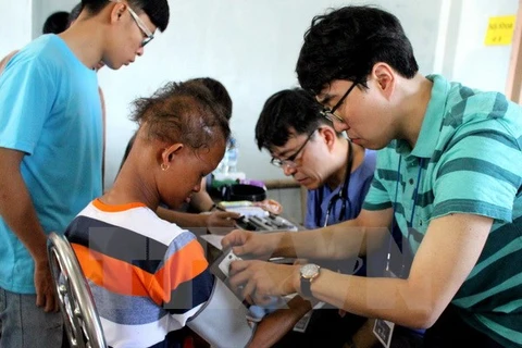 Bệnh viện Hàn khám bệnh miễn phí cho người nghèo Hưng Yên