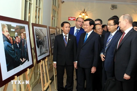 Triển lãm “Quan hệ hữu nghị Việt Nam-Liên bang Nga” tại Hà Nội