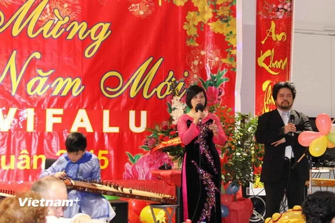 Hội người Việt tại Ludwigsfelde tưng bừng đón Tết Ất Mùi