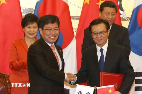 Hàn Quốc-Trung Quốc ký tắt biên bản Hiệp định thương mại tự do