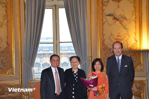 Một nhà ngoại giao Việt nhận Huân chương Công trạng của Pháp