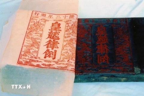 Triển lãm chuyên đề "Sách đồng và mộc bản thời Nguyễn" tại Huế