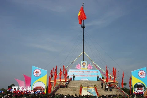 Tỉnh Quảng Trị tổ chức lễ thượng cờ "Thống nhất non sông" 