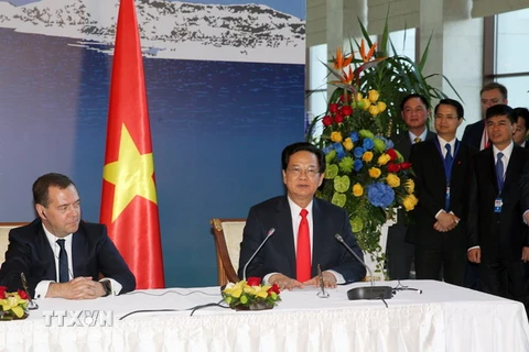 Thủ tướng Nguyễn Tấn Dũng phát biểu sau lễ ký FTA. (Ảnh: Đức Tám/TTXVN)