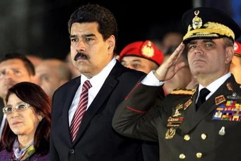 Tổng thống Venezuela Nicolas Maduro (giữa) cùng phu nhân Cilia Flores (trái) và Bộ trưởng Quốc phòng Vladimir Padrino. (Nguồn: AFP)