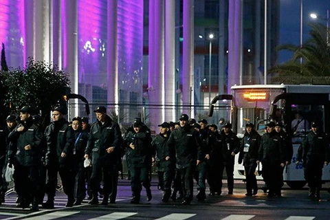 Đội tuần tra hỗn hợp tuần tra an ninh ban đêm tại các khu vực diễn ra các hoạt động của Olympic Sochi 2014. (Nguồn: Reuters) 