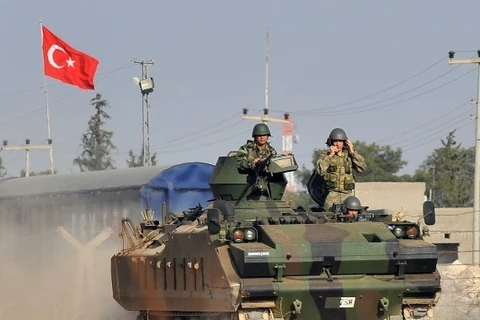 Binh sỹ Thổ Nhĩ Kỳ tuần tra dọc đường biên giới với Syria. (Ảnh: AFP/Getty Images) 
