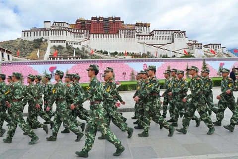 Quân đội Trung Quốc được triển khai bảo vệ tại Tây Tạng hồi Olympic 2008 (Ảnh tư liệu: Getty) 