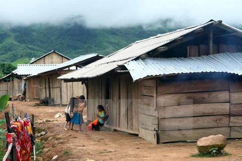 Những ngôi nhà của đồng bào Mông xã Chung Trải (Mường Nhé) được xây dựng theo Đề án 79 của Chính phủ. (Ảnh: Trọng Đức/TTXVN)