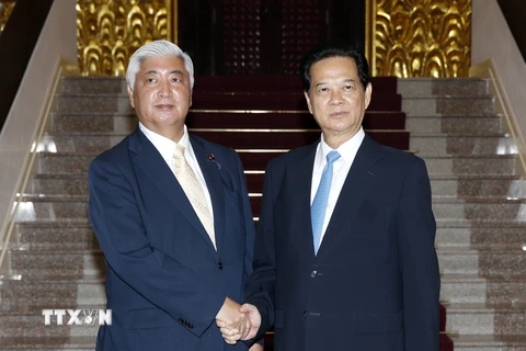 Thủ tướng Nguyễn Tấn Dũng đã tiếp Bộ trưởng Bộ Quốc phòng Nhật Bản Gen Nakatani. (Ảnh: Đức Tám/TTXVN) 