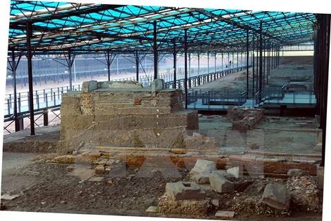 Khu A, tổ hợp công trình kiến trúc nhà Lý thuộc Khu Di tích khảo cổ học Hoàng thành Thăng Long. (Ảnh: Minh Đức/TTXVN)