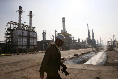 Nhà máy lọc dầu ở Nam Tehran, Iran. (Nguồn: AP)
