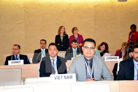 Đại sứ Nguyễn Trung Thành tại một phiên họp Hội đồng Nhân quyền. (Ảnh: Tố Uyên/TTXVN)