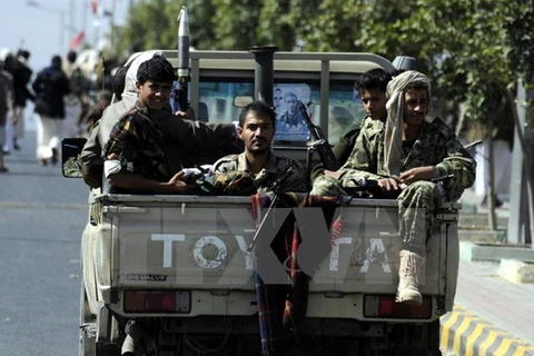 Các tay súng Houthi tại Sanaa ngày 14/12. (Nguồn: THX/TTXVN)
