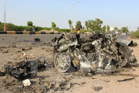 Hiện trường một vụ đánh bom tự sát ở Yemen hôm 5/1. (Ảnh: AFP/TTXVN)
